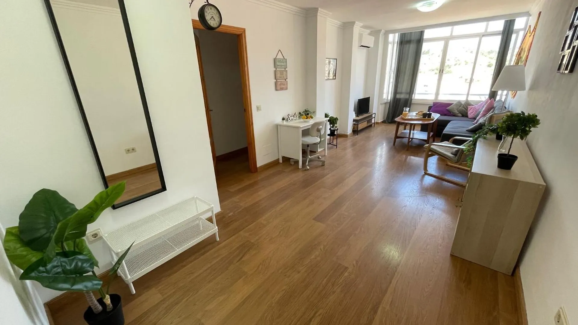 Sunny 3 Bed Apartment Only 7 Minute Walk From Beac La Herradura  Spain