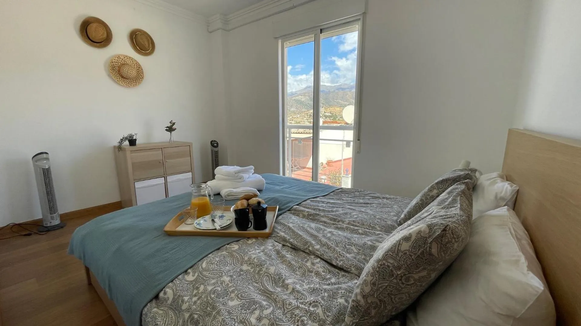 Sunny 3 Bed Apartment Only 7 Minute Walk From Beac La Herradura   La Herradura (Granada)